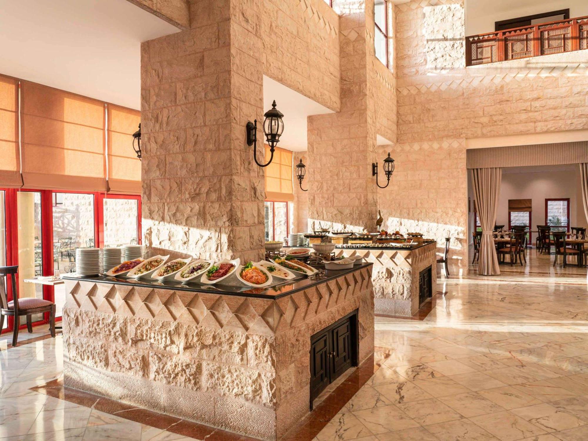 Grand Mercure Petra Wadi Musa Buitenkant foto