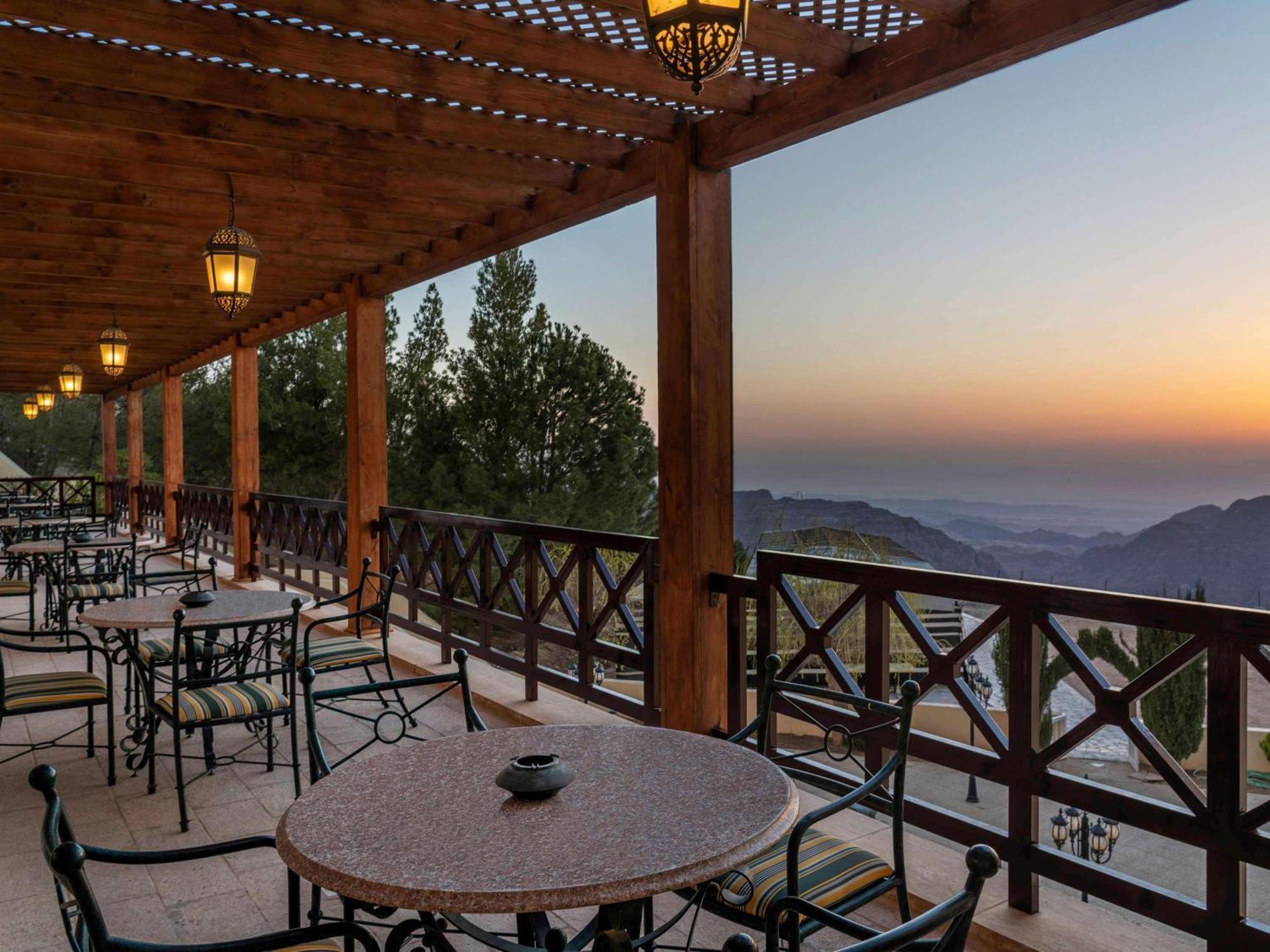 Grand Mercure Petra Wadi Musa Buitenkant foto